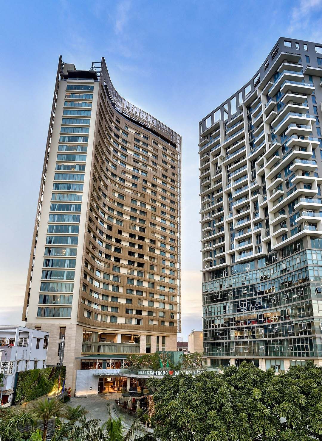 Review Hilton Đà Nẵng: Vị trí, hạng phòng và dịch vụ nổi bật