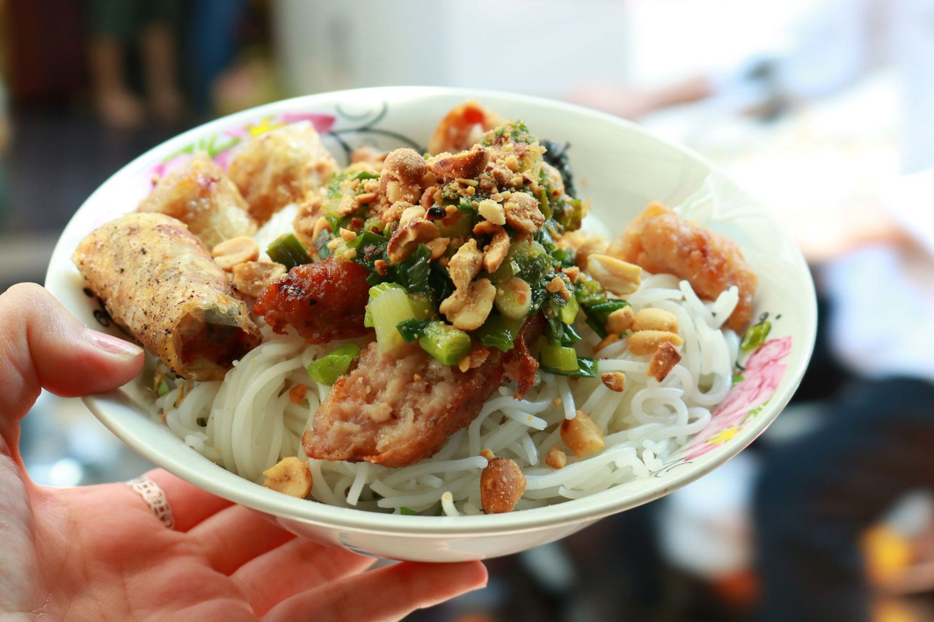 Top 12 quán bún thịt nướng Đà Nẵng ngon được yêu thích nhất
