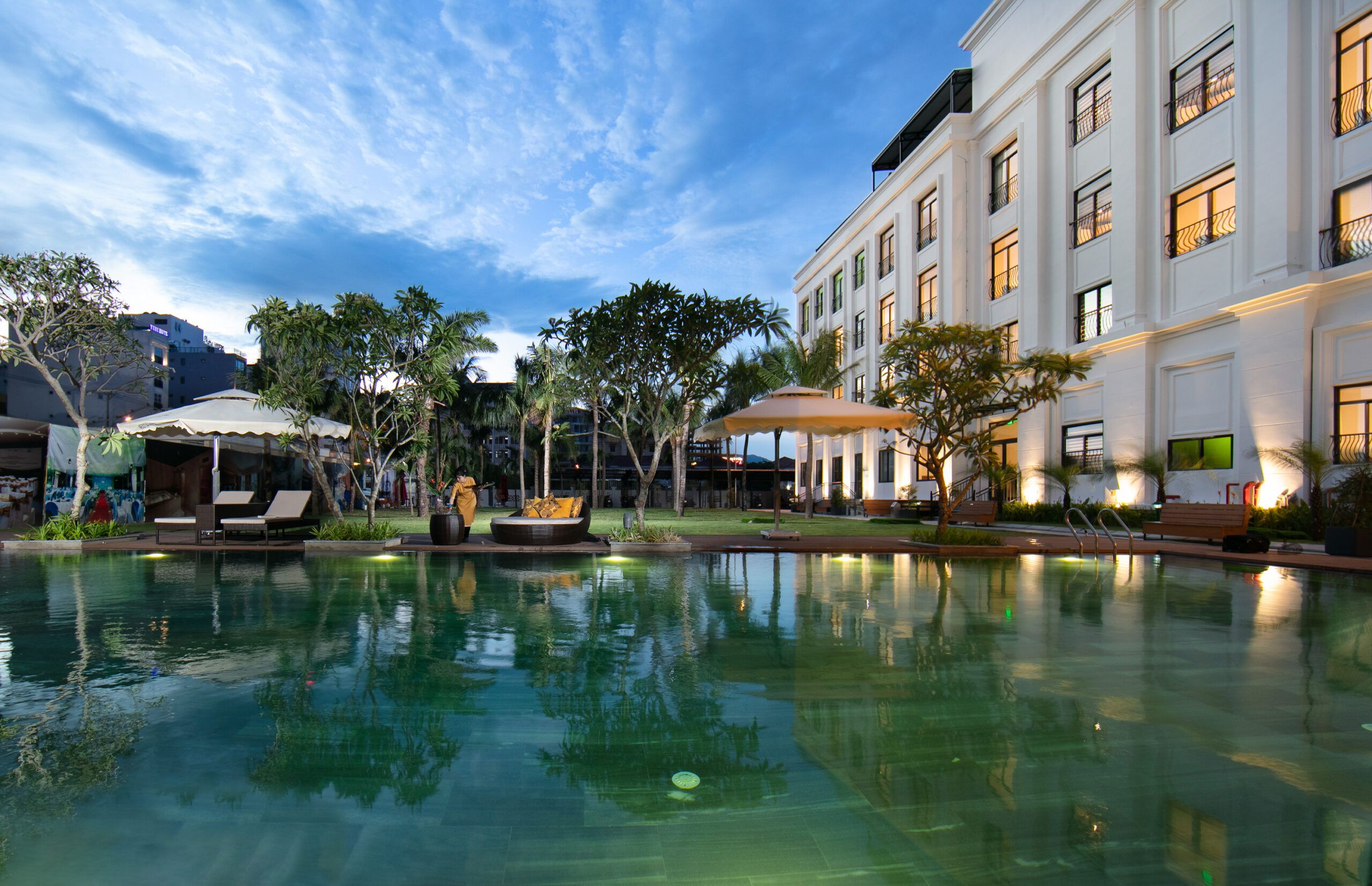 Khách Sạn Đường Nguyễn Công Trứ Đà Nẵng: Khám Phá “Ốc Đảo Lưu Trú” Đầy Hấp Dẫn