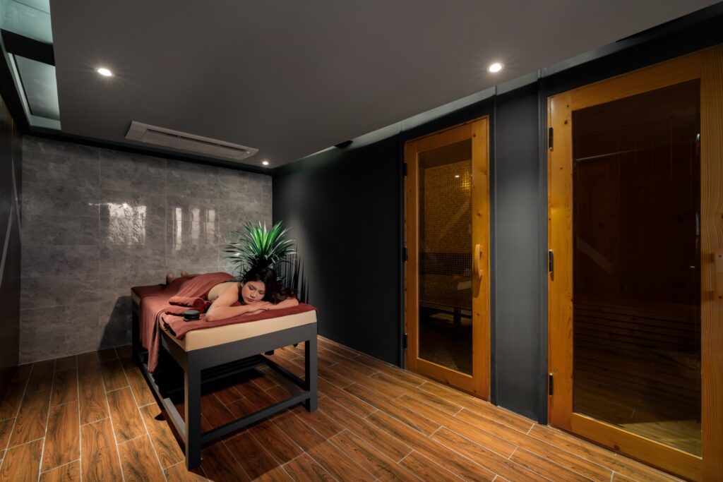 Rest Hotel: Điểm Dừng Chân Đẳng Cấp Cho Gia Đình Của Bạn