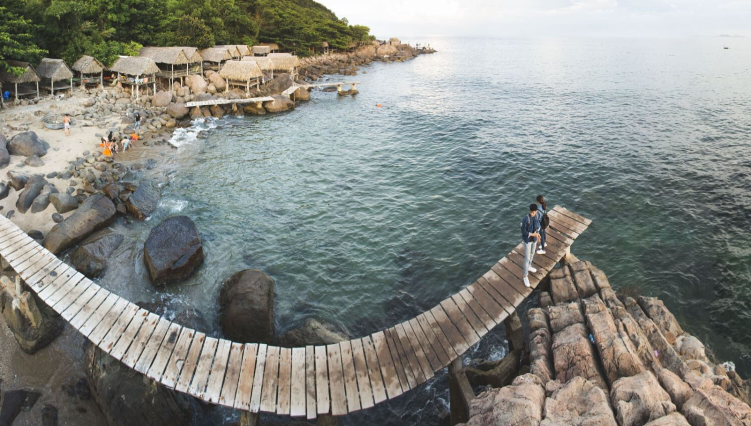 Bãi đá Obama: Khám phá vẻ đẹp nguyên sơ tại Bán Đảo Sơn Trà