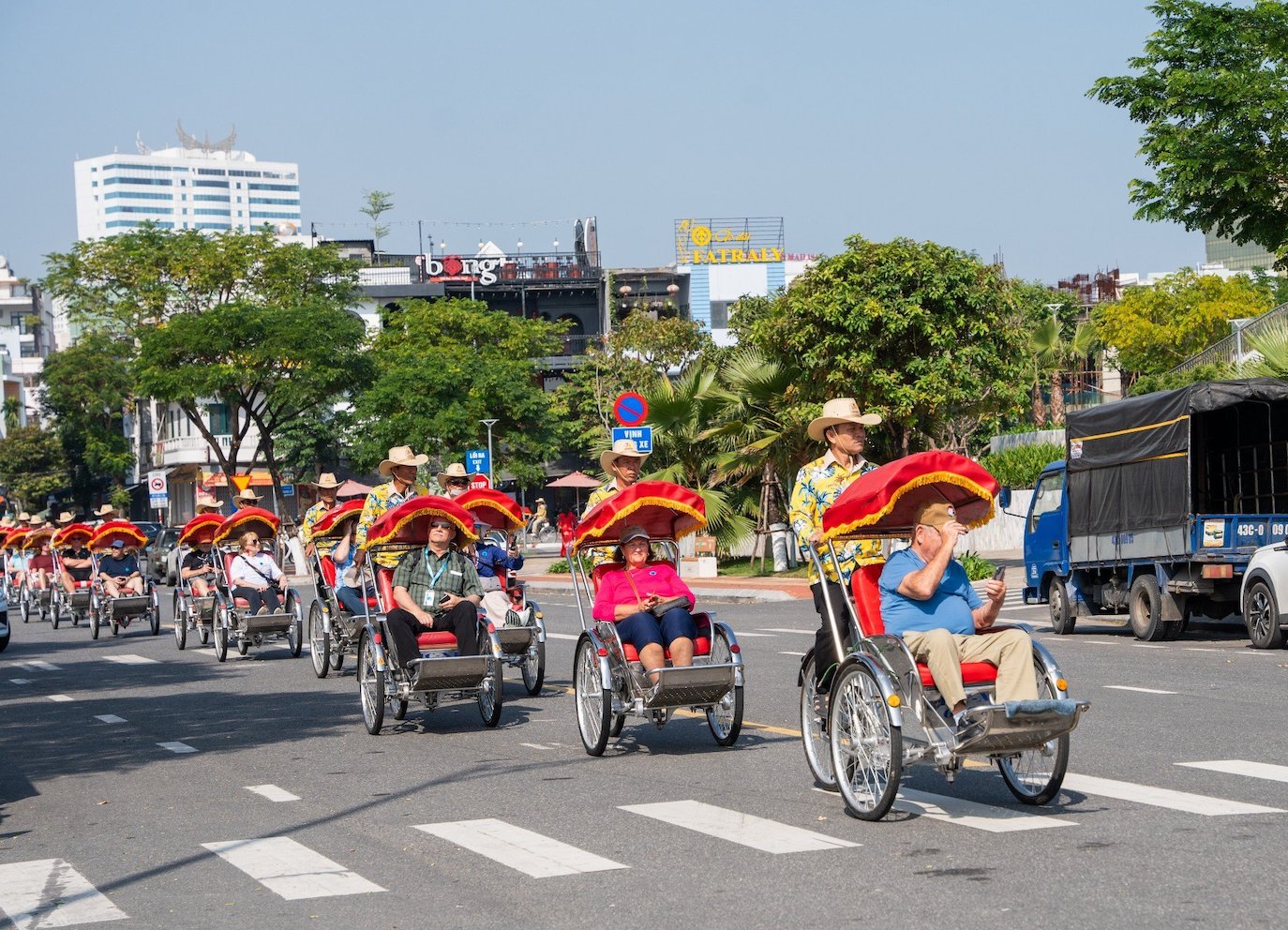 Cầu tình yêu Đà Nẵng – Hành trình khám phá vẻ đẹp lãng mạn
