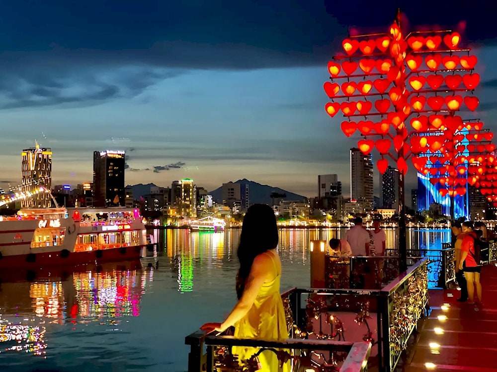 Cầu tình yêu Đà Nẵng – Hành trình khám phá vẻ đẹp lãng mạn