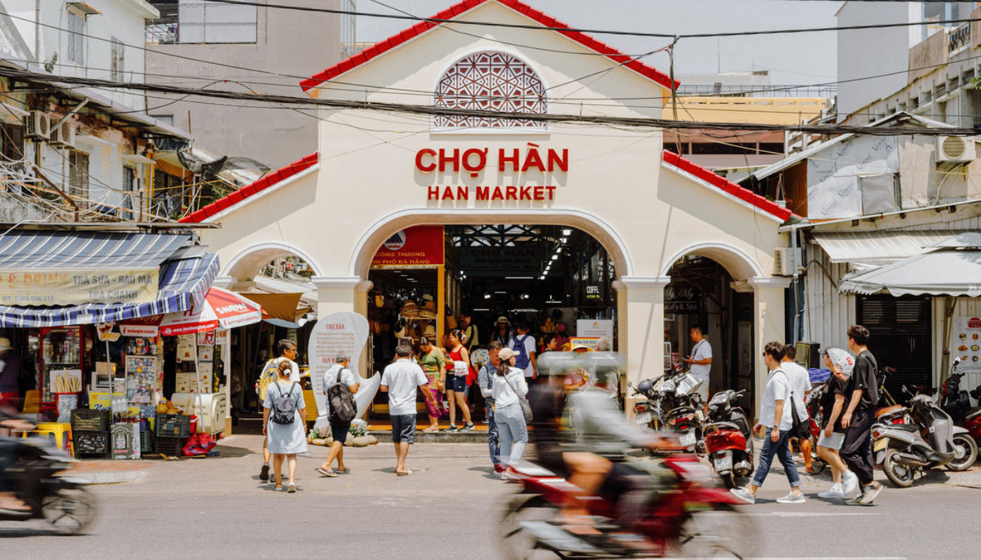 Chợ Hàn Đà Nẵng – Hành Trình Khám Phá Văn Hóa và Ẩm Thực Cùng Sunflower Hotel
