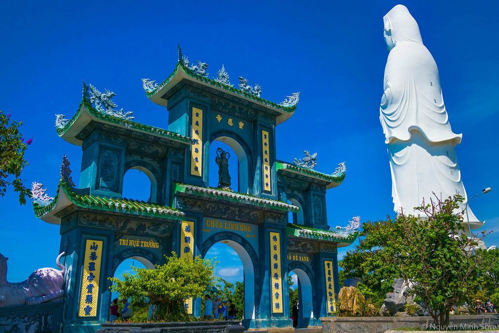 Chùa Linh Ứng ở đảo Sơn Trà: Khám phá tuyệt tác tâm linh và cảnh sắc biển trời