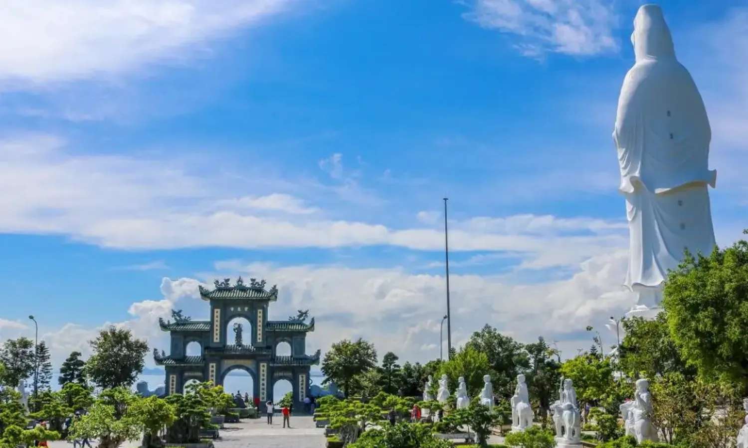 Chùa Linh Ứng ở đảo Sơn Trà: Khám phá tuyệt tác tâm linh và cảnh sắc biển trời