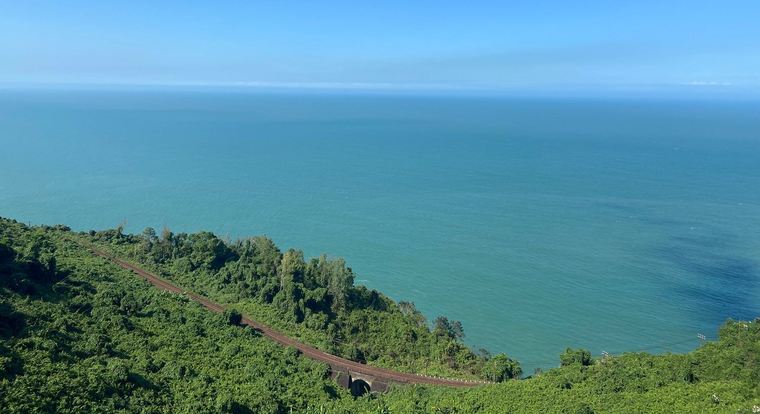 Đèo Hải Vân: Cung Đường Huyền Thoại Vẫy Gọi Du Khách Khám Phá Vùng Đất Miền Trung