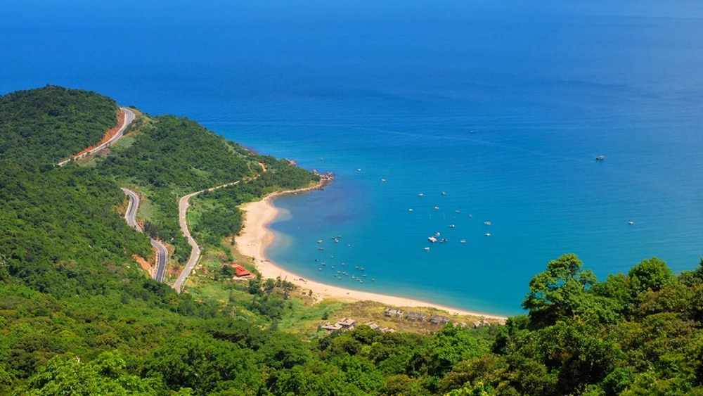 Đỉnh Bàn Cờ – Viên Ngọc Du Lịch Đà Nẵng Đầy Lôi Cuốn