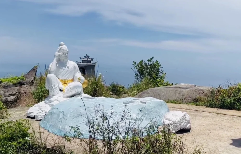 Đỉnh Bàn Cờ – Viên Ngọc Du Lịch Đà Nẵng Đầy Lôi Cuốn