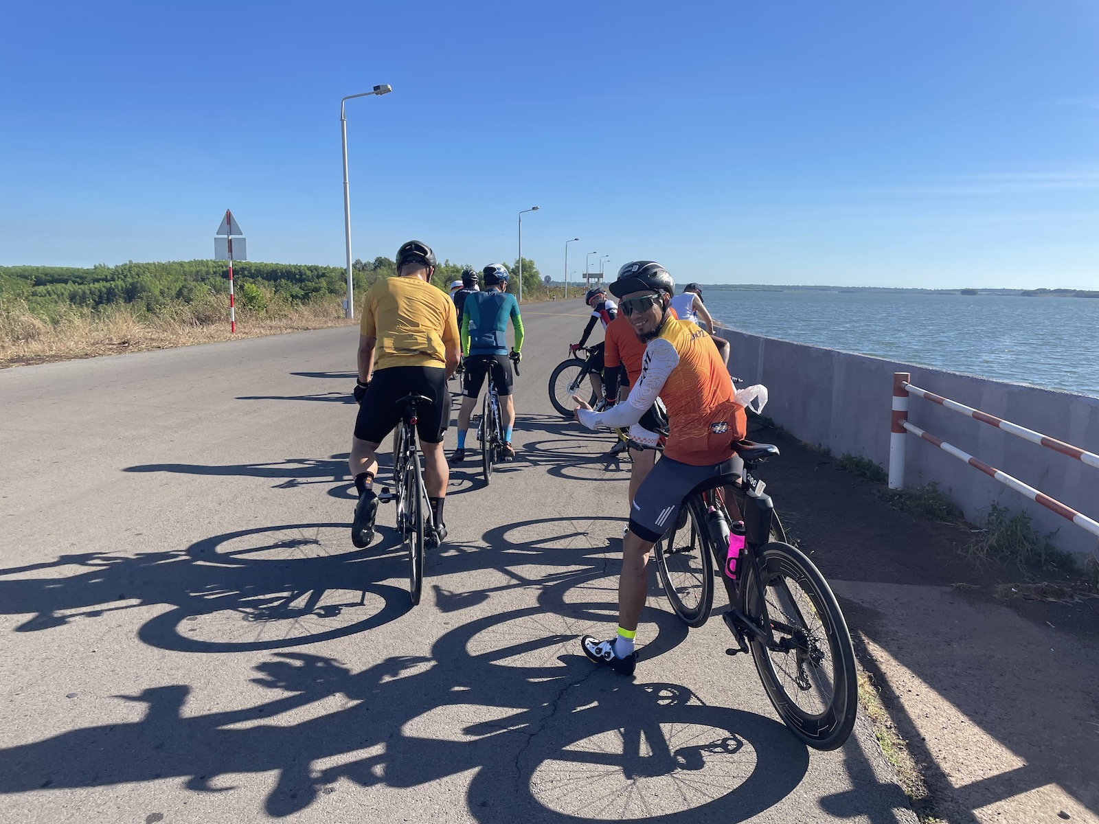 Hồ Đồng Xanh Đồng Nghệ: Khám Phá Tuyệt Tác Thiên Nhiên Đà Nẵng