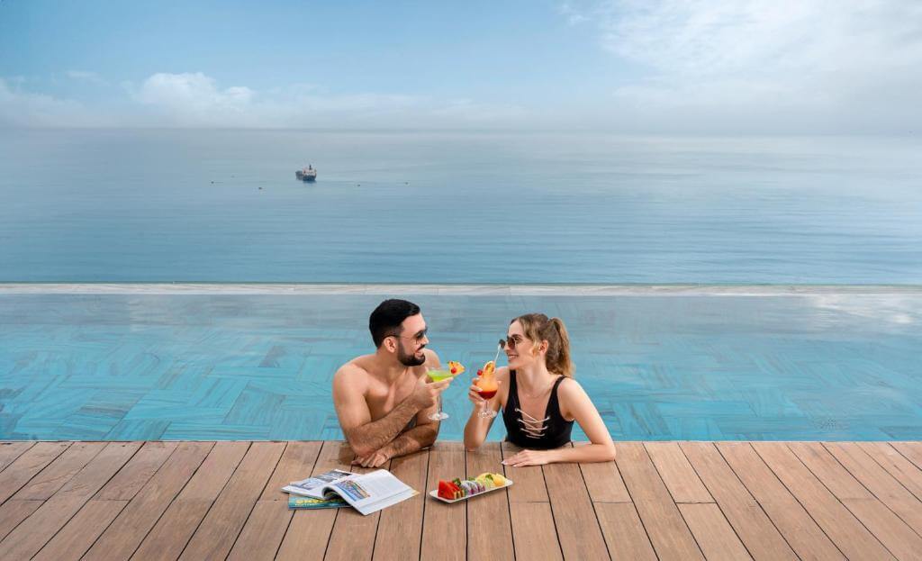 Khách sạn có bể bơi vô cực: Trải nghiệm nghỉ dưỡng đỉnh cao tại Đà Nẵng cùng Sunflower Hotel