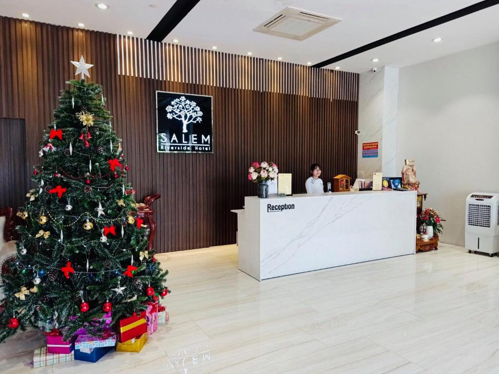 Khách sạn gần cầu Tình Yêu Đà Nẵng: Chọn lựa lý tưởng cho chuyến du lịch hoàn hảo