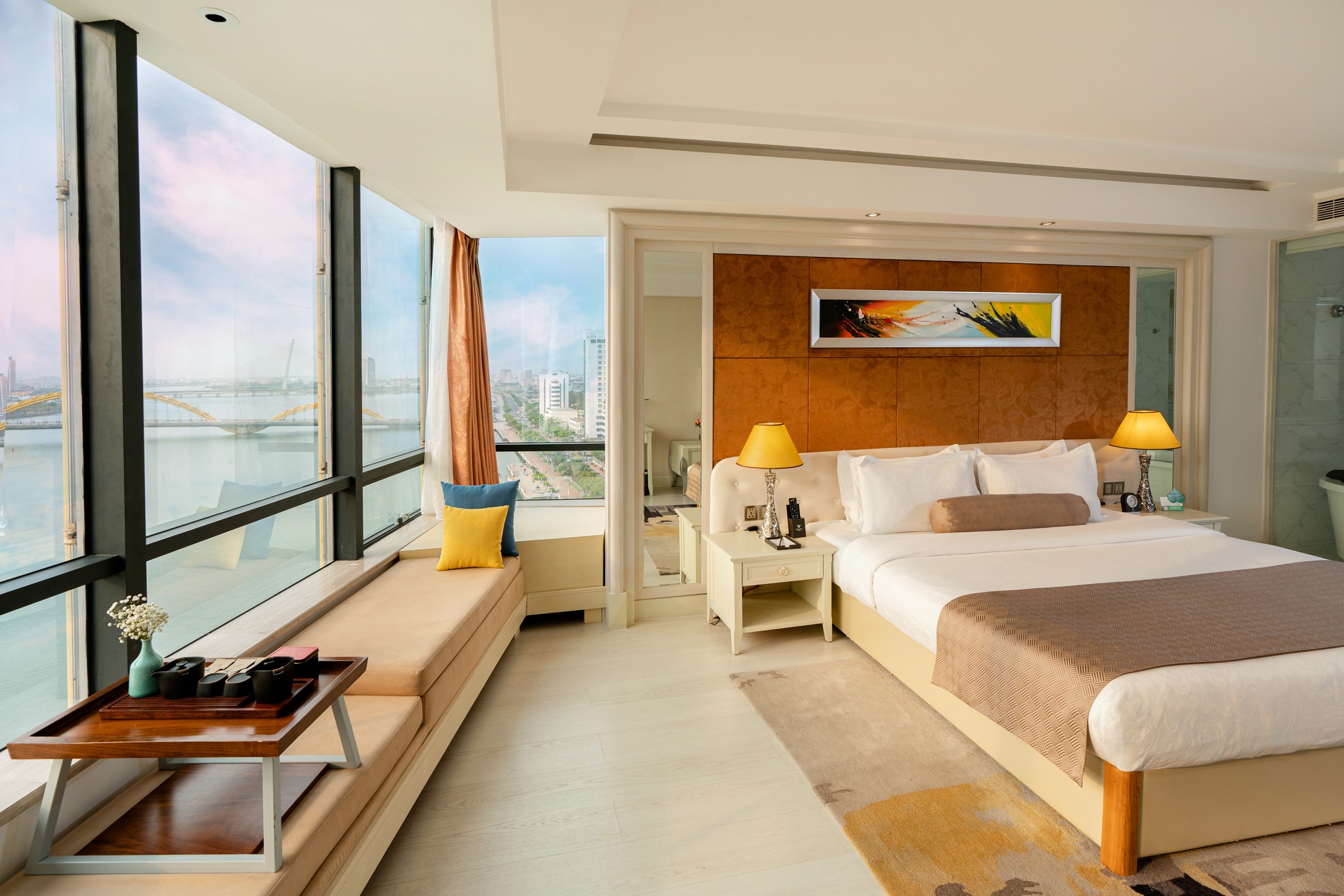 Khách Sạn Gần Đường Bạch Đằng Đà Nẵng: Top Địa Điểm Lưu Trú Được Yêu Thích Cho Kỳ Nghỉ Đẳng Cấp