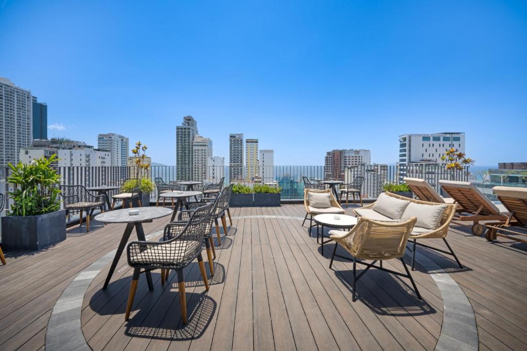 Khách sạn gần khu ăn vặt Phan Tứ: Khám phá thiên đường lưu trú giữa trung tâm ẩm thực