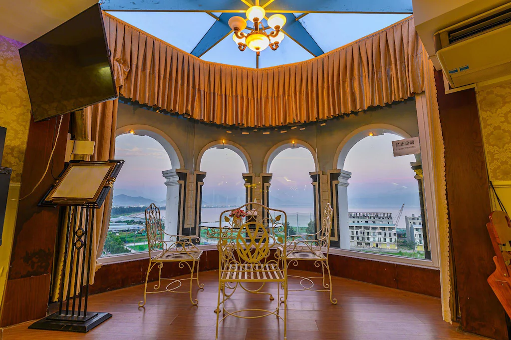 Khách Sạn Gần Trường Đại Học Sư Phạm Đà Nẵng: Khám Phá Không Gian Lưu Trú Đa Dạng