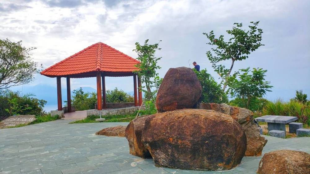 Sơn Trà: Biểu Tượng Thiên Nhiên Và Hấp Dẫn Du Lịch Đà Nẵng