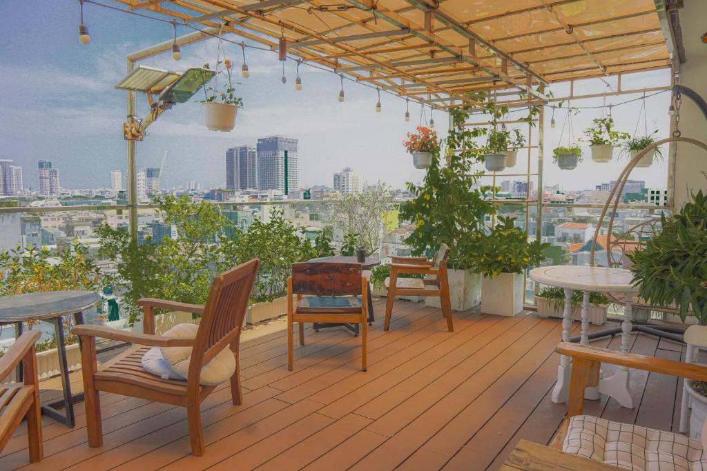 Top 18 Khách sạn gần làng bích họa Đà Nẵng: Trải nghiệm lưu trú đỉnh cao tại thành phố biển