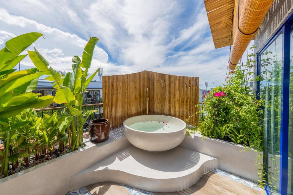 Top 18 Khách sạn gần làng bích họa Đà Nẵng: Trải nghiệm lưu trú đỉnh cao tại thành phố biển