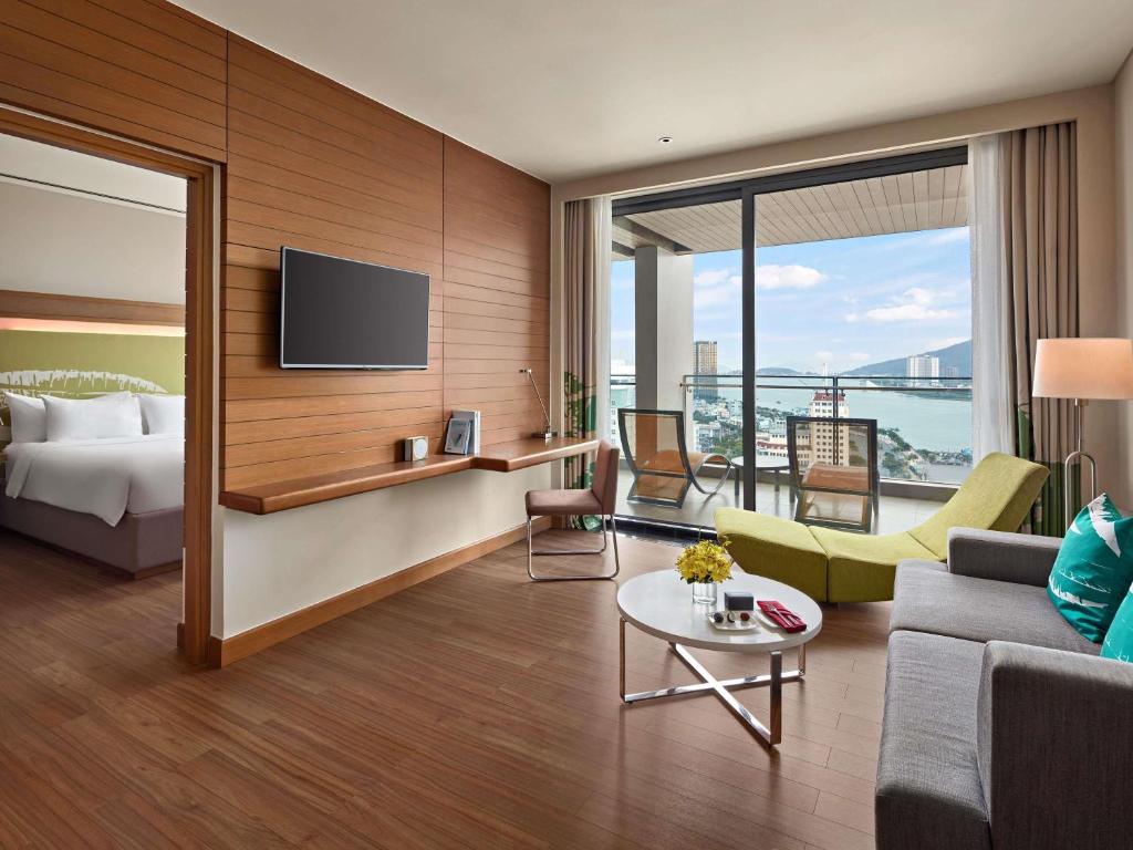 Top 18 Khách Sạn Gần Sân Bay Đà Nẵng: Lựa Chọn Hoàn Hảo Dành Cho Mọi Du Khách