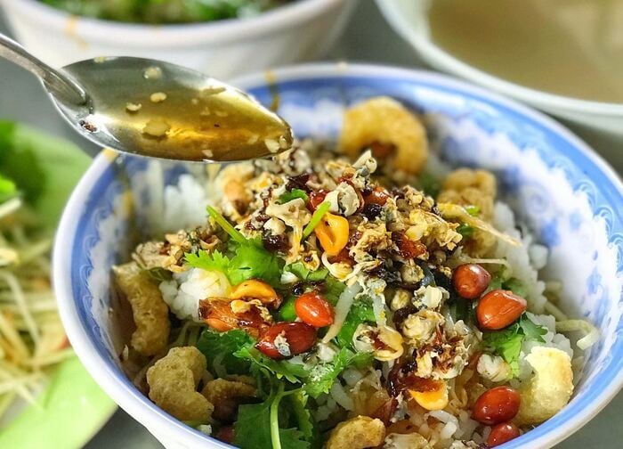 11 Quán cơm hến Đà Nẵng ngon chuẩn vị, ăn một lần là nhớ mãi