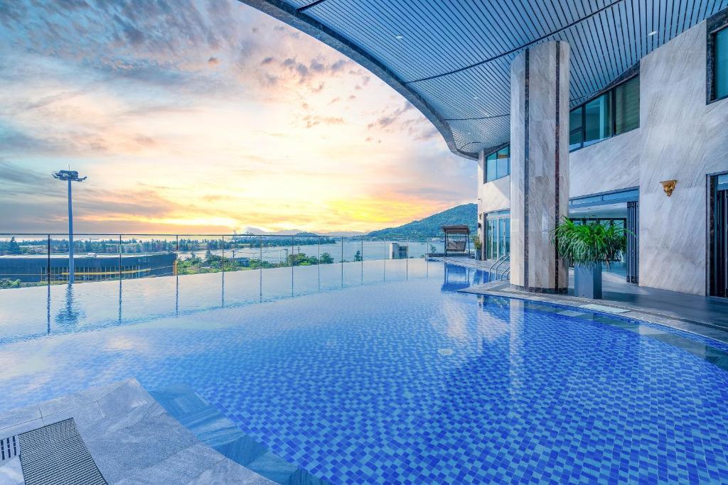 Review Alan Sea Hotel Đà Nẵng: khách sạn 5 sao hiện đại bên bán đảo Sơn Trà