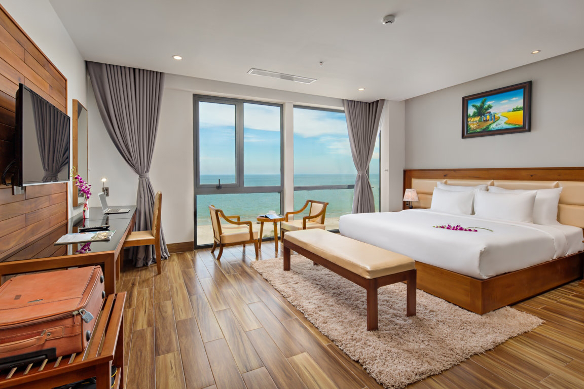 Review Alisia Beach Hotel: Vị trí, hạng phòng, tiện ích và giá tham khảo
