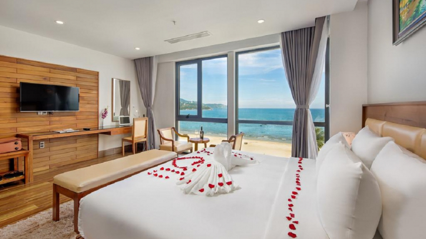Review Alisia Beach Hotel: Vị trí, hạng phòng, tiện ích và giá tham khảo