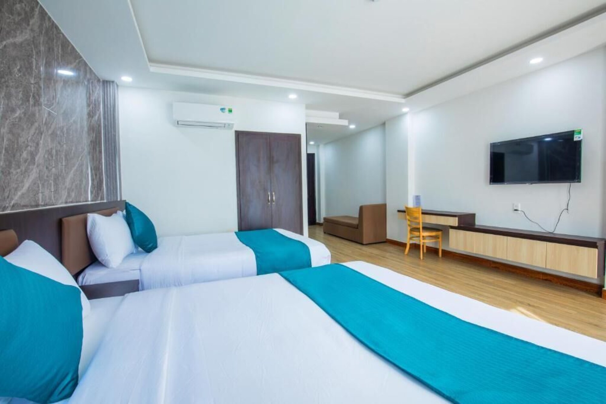 Review Blue Ocean Beachside Hotel Danang: khách sạn 2 sao gần biển Mỹ Khê, giá hợp lý