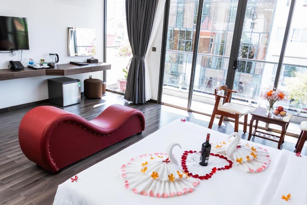 Review Blue Summer Hotel: Trải nghiệm lưu trú 2 sao tại Đà Nẵng