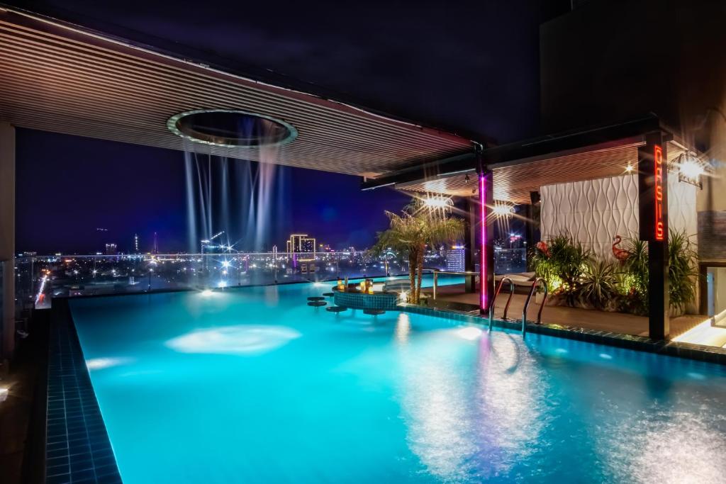 Review Cicilia Danang Hotels & Spa Powered by ASTON: Khách sạn 4 sao gần biển Mỹ Khê
