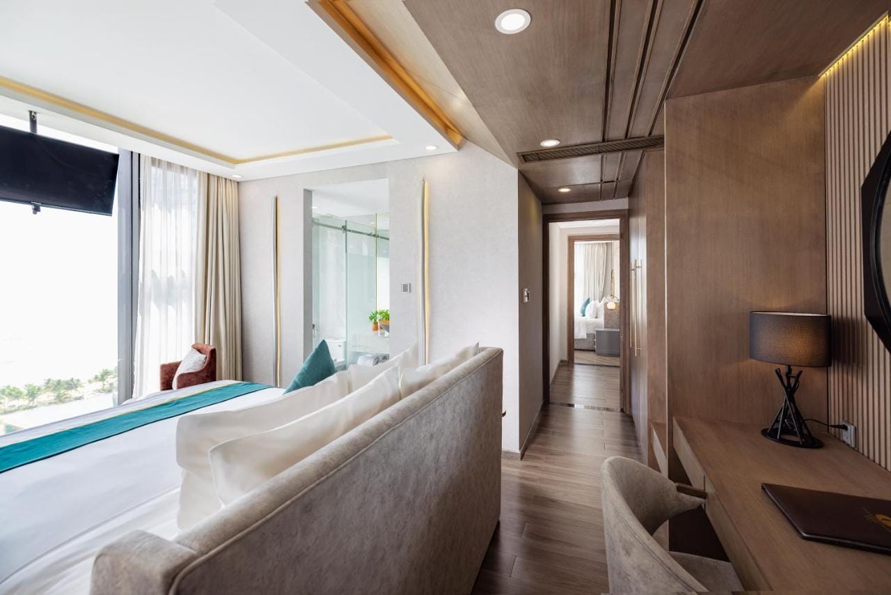 Review Cicilia Danang Hotels & Spa Powered by ASTON: Khách sạn 4 sao gần biển Mỹ Khê