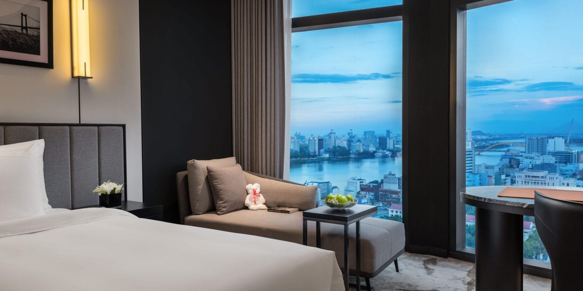 Review Crowne Plaza DANANG CITY CENTRE by IHG: Khách sạn 5 sao trung tâm Hải Châu