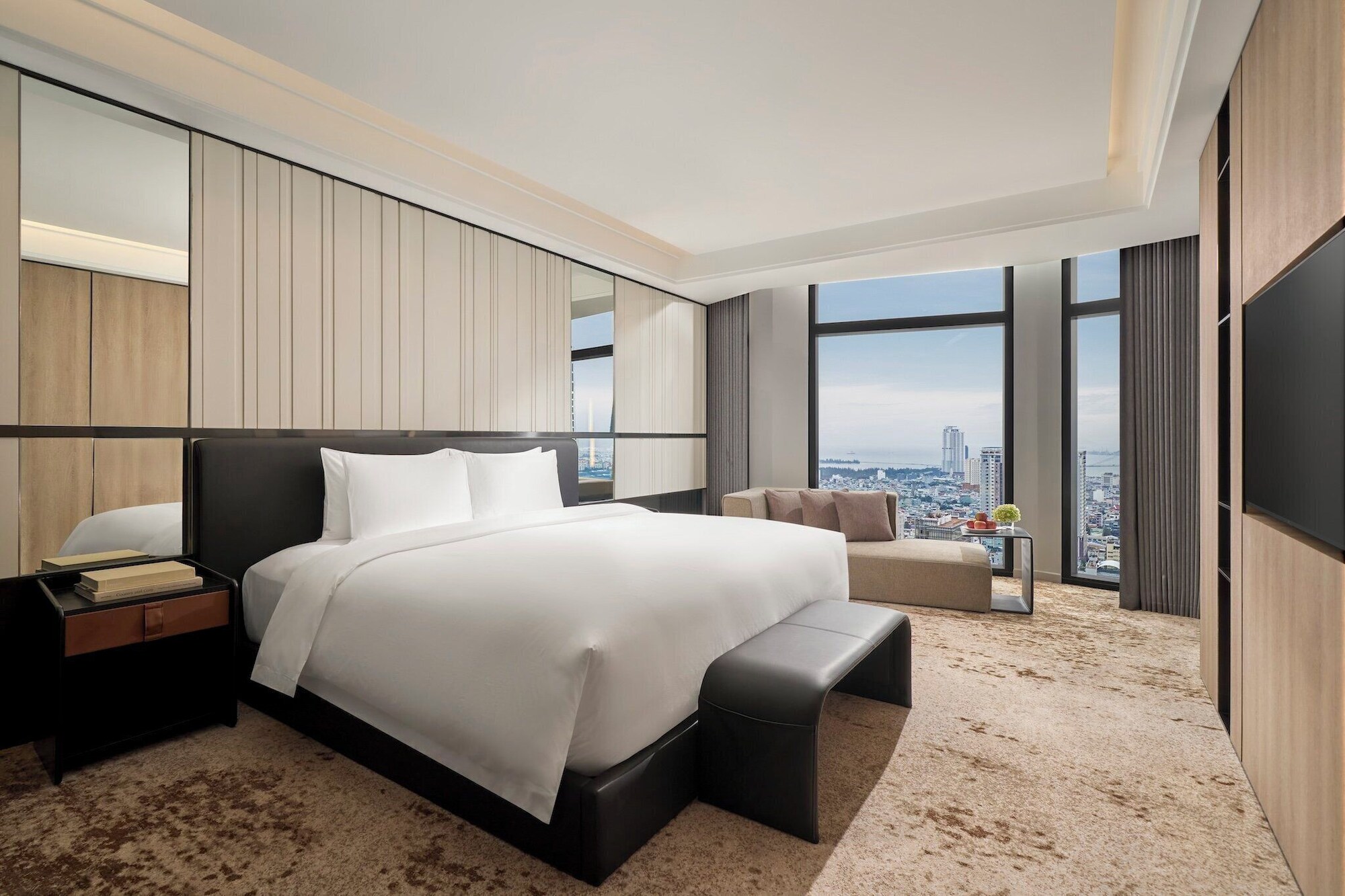 Review Crowne Plaza DANANG CITY CENTRE by IHG: Khách sạn 5 sao trung tâm Hải Châu