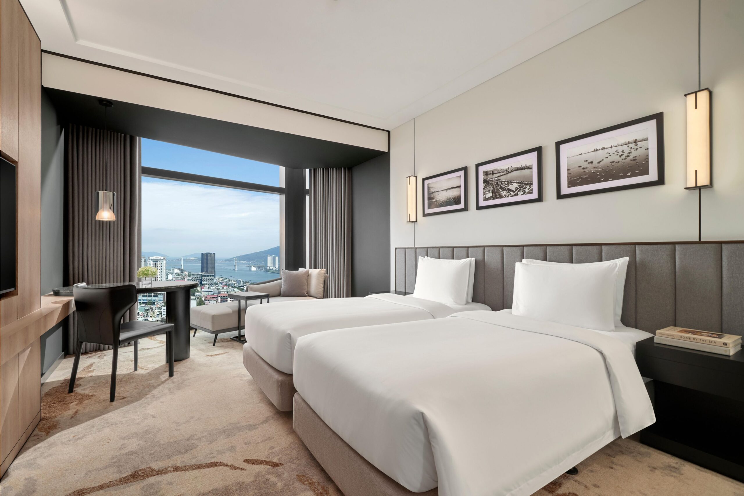 Review Crowne Plaza DANANG CITY CENTRE by IHG: Khách sạn 5 sao trung tâm Hải Châu