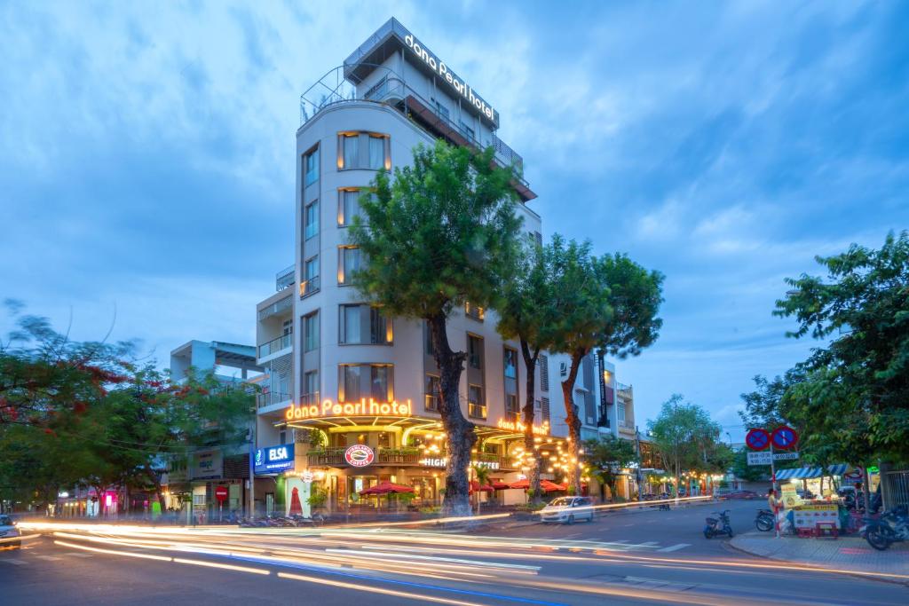 Review Dana Pearl Hotel: Vị trí, dịch vụ, hạng phòng và kinh nghiệm lưu trú