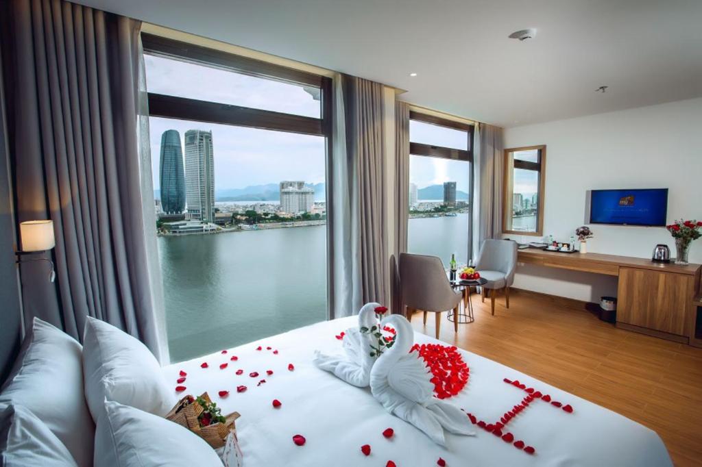 Review Glamour Hotel Da Nang: Khách sạn 3 sao bên sông Hàn có gì nổi bật?
