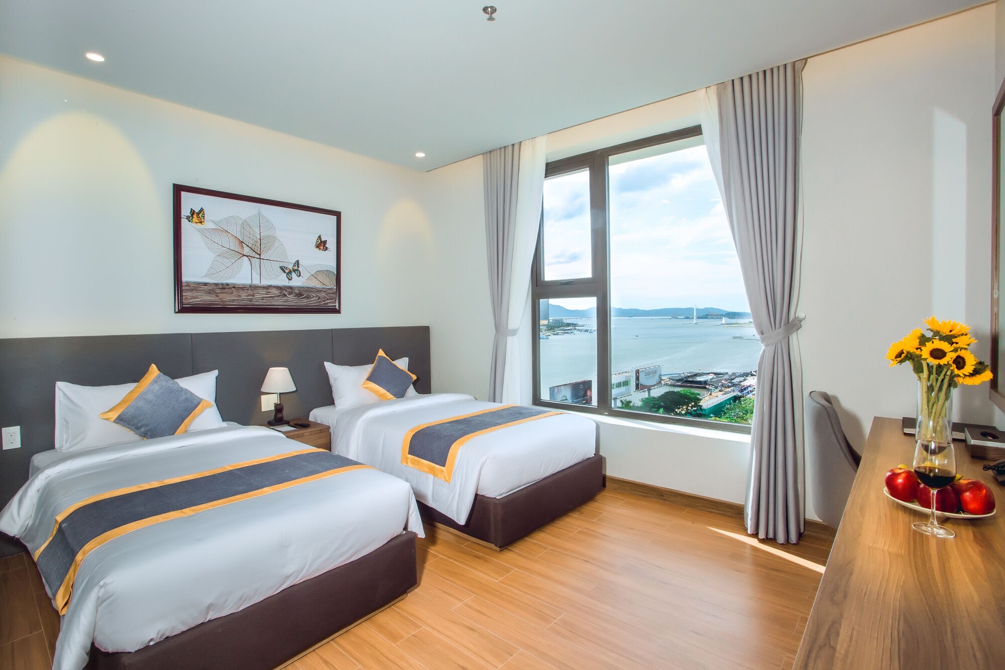 Review Glamour Hotel Da Nang: Khách sạn 3 sao bên sông Hàn có gì nổi bật?