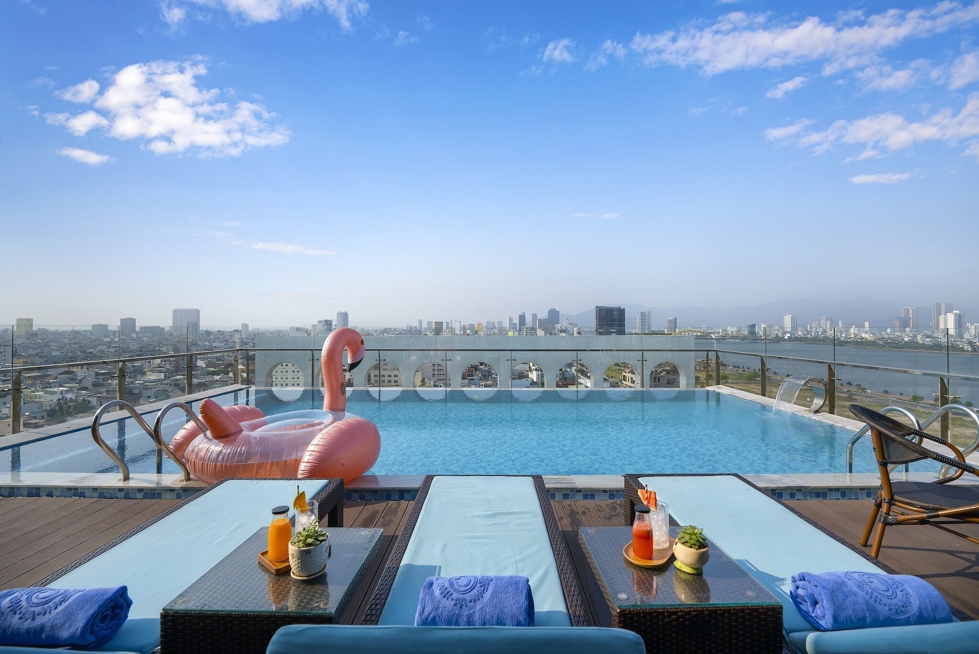 Review Gold Plaza Hotel Da Nang: Khách sạn 4 sao ven sông Hàn có gì nổi bật?