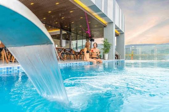 Review Grand Gold Hotel Đà Nẵng: phòng view biển, tiện nghi và giá tham khảo 2026