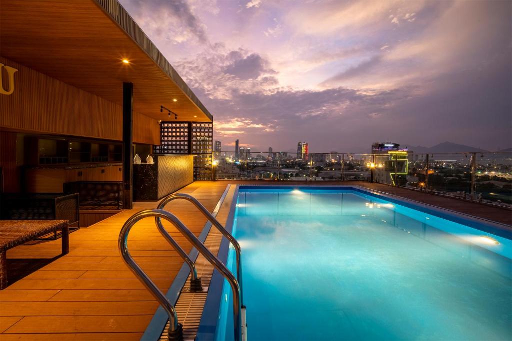Review Hải Triều Hotel Đà Nẵng: Khách sạn 4 sao gần biển Phước Mỹ, giá tốt