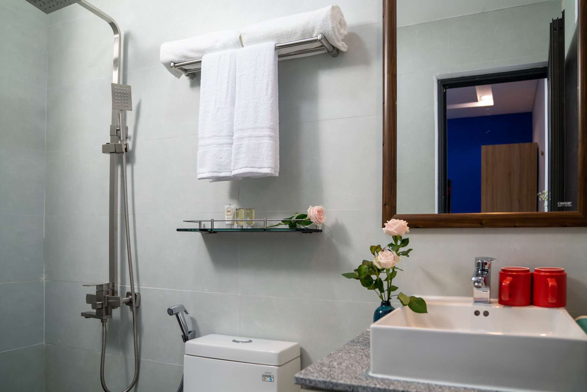 Review Harmony Homestay Da Nang: Lưu trú trung tâm, phòng xanh trắng nhẹ nhàng