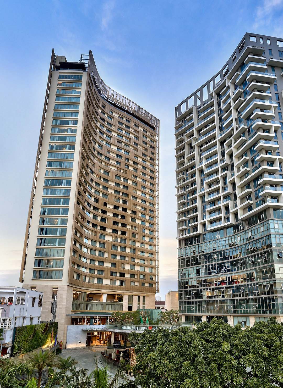 Review Hilton Đà Nẵng: Vị trí, hạng phòng và dịch vụ nổi bật