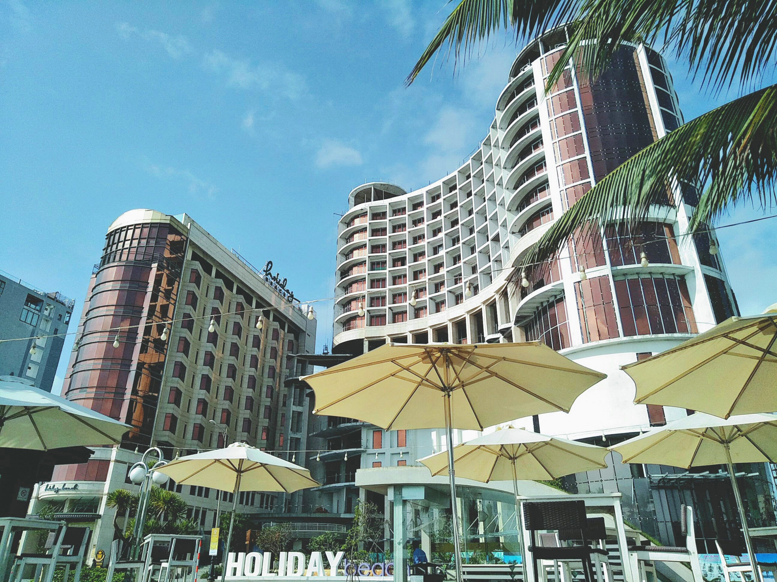 Review Holiday Beach Hotel Danang: Khách sạn 4 sao gần biển Mỹ Khê
