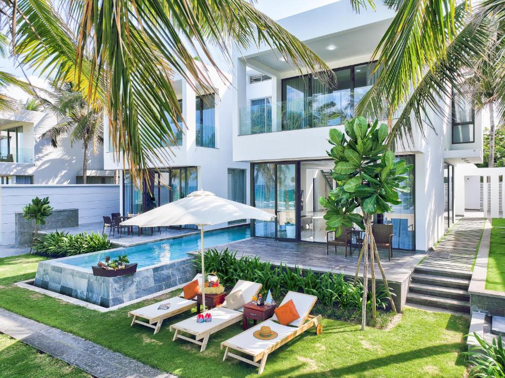 Review Holiday Beach Hotel Danang: Khách sạn 4 sao gần biển Mỹ Khê