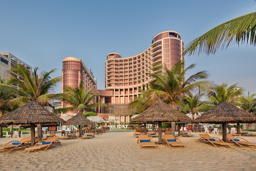 Review Holiday Beach Hotel Danang: Khách sạn 4 sao gần biển Mỹ Khê