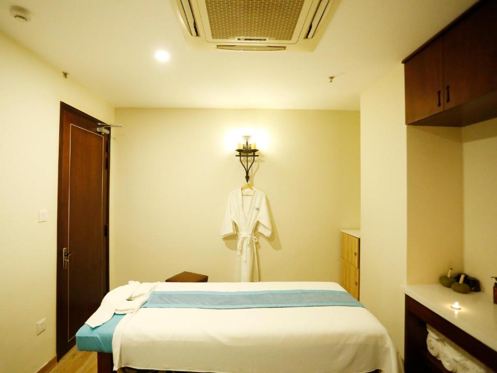 Review Ibiza Riverfront Da Nang Hotel Powered by ASTON: khách sạn ven sông tại An Hải Bắc Đà Nẵng