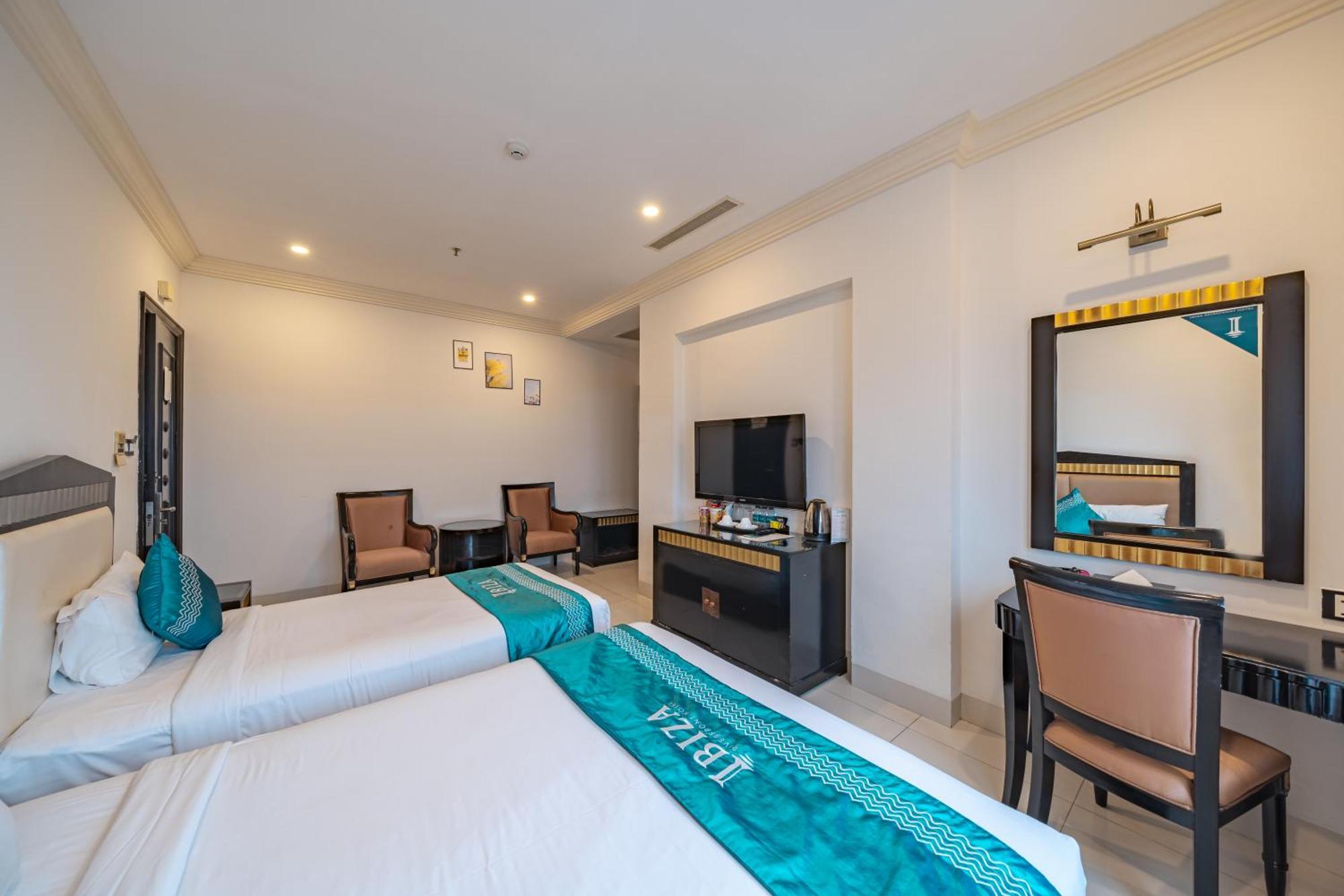 Review Ibiza Riverfront Da Nang Hotel Powered by ASTON: khách sạn ven sông tại An Hải Bắc Đà Nẵng