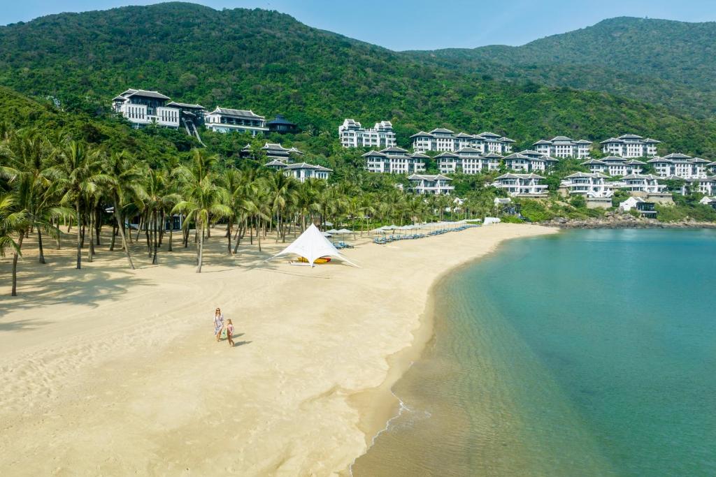 Review InterContinental Hotels DANANG SUN PENINSULA RESORT, an IHG Hotel: 13 hạng phòng, giá và tiện ích nổi bật