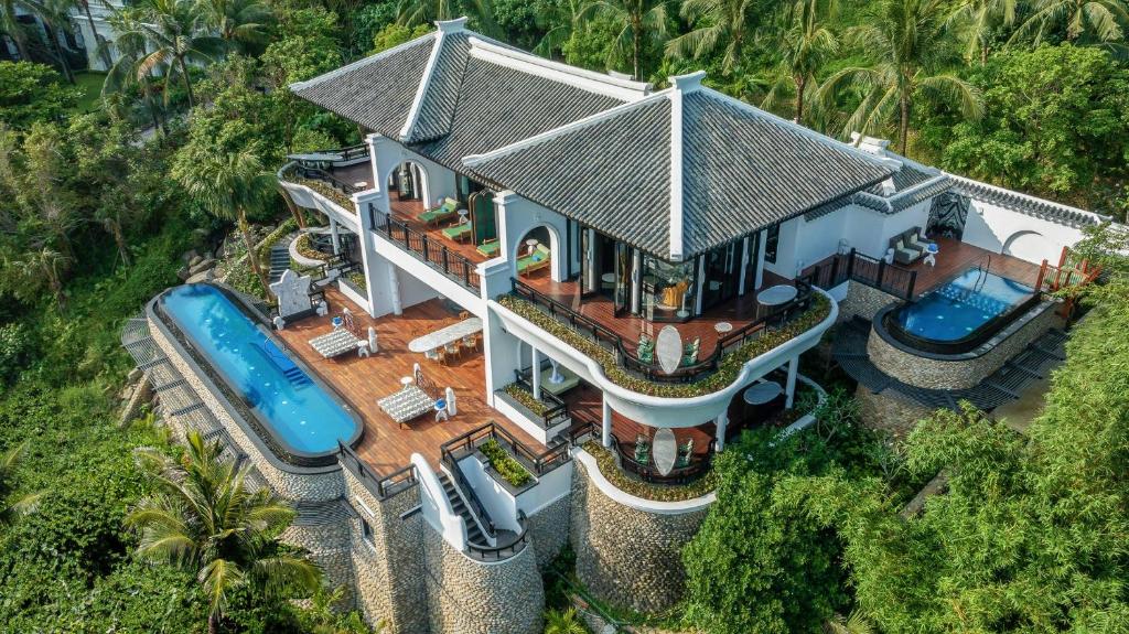 Review InterContinental Hotels DANANG SUN PENINSULA RESORT, an IHG Hotel: 13 hạng phòng, giá và tiện ích nổi bật