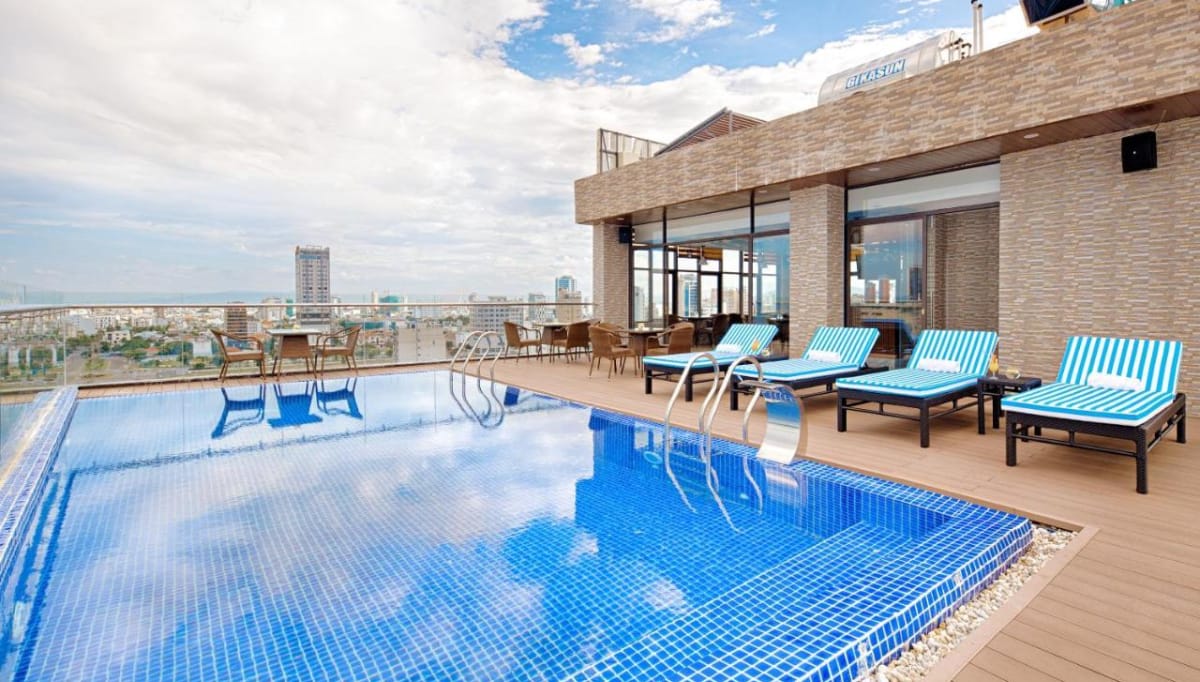 Review Khách sạn Diamond Beach Đà Nẵng: vị trí, hạng phòng, tiện ích và trải nghiệm lưu trú